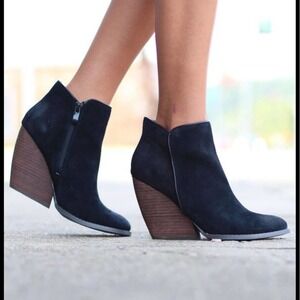 Very volatile whitby bootie in black suede size 8.5